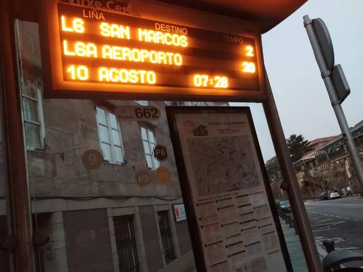 讓人不太確定的公車告示牌