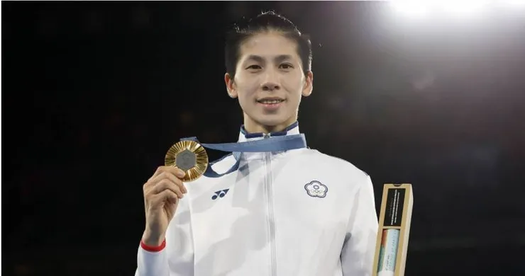 圖為林郁婷於頒獎典禮時之照片,引用自CTWANT新聞。