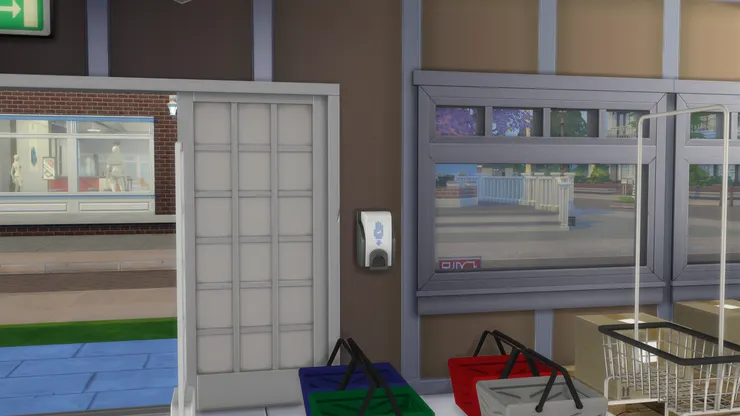 一進門當然要放瓶酒精消毒液，清潔一下雙手才買食物。