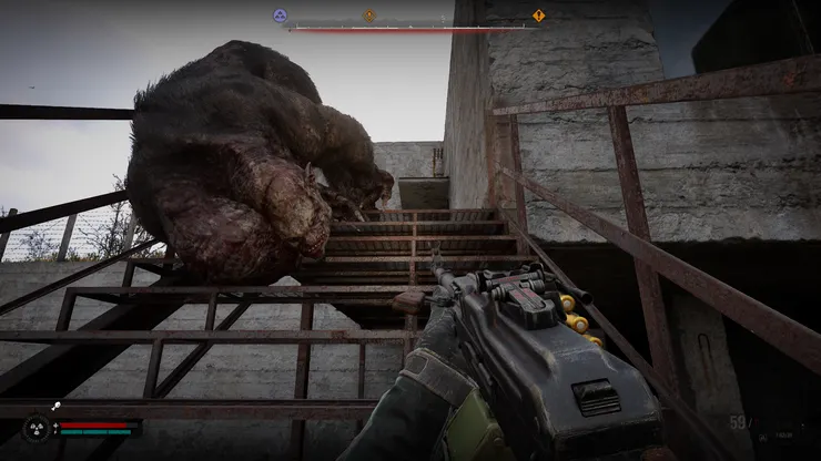 還好Chimera跟變異家畜一樣不會進門，在空地遇到他反而更危險。