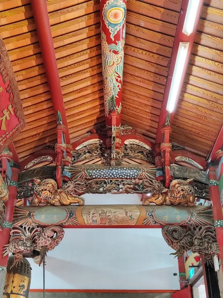 彩繪雕刻藝術（圖片截圖於網路）