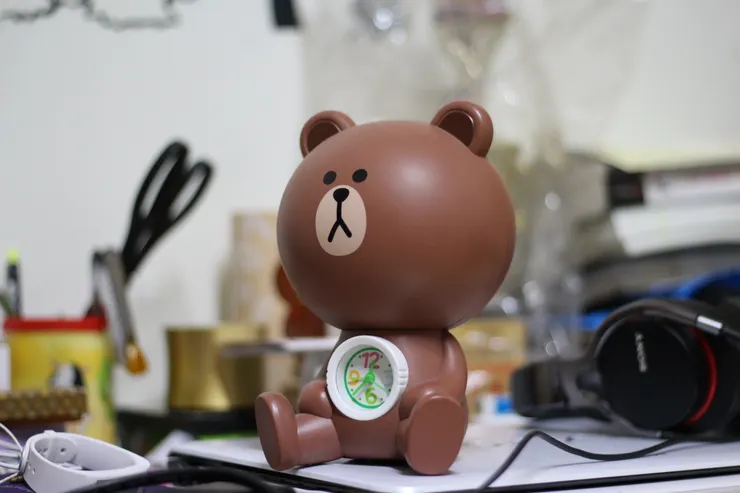 拿到新相機後，對著桌面隨手拍，才發現原本忽略的那些細節