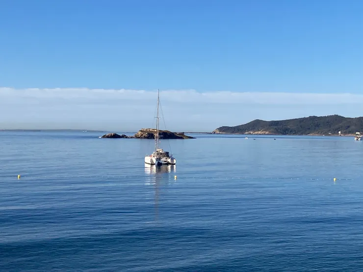 在西班牙 Ibiza 這座小島，完成「靈性老師」訓練。