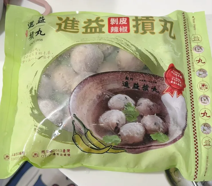 純豬肉添加剝皮辣椒,口感紮實不油膩,微微辣辣口感,風味佳