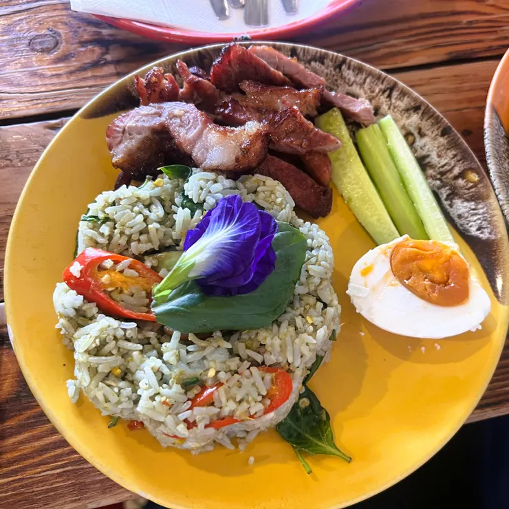 鹹蛋綠咖哩炒飯