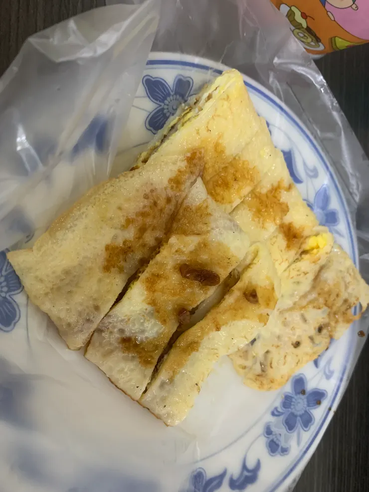 蛋餅和豆漿的組合，只要超便宜的40元。