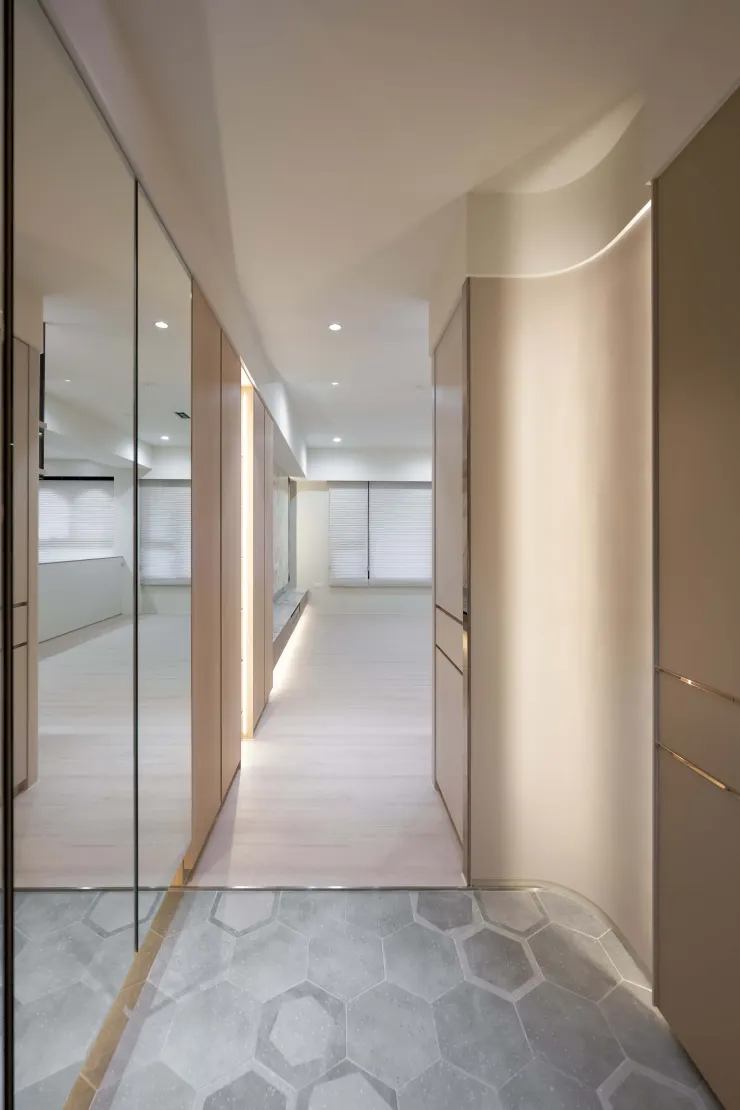 (作品呈現：高雄小坪數室內設計，室內裝潢23坪也能打造完美輕豪宅！)