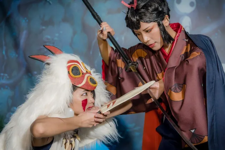 Coser神還原《魔法公主》小桑單挑黑帽大人畫面。（圖／甲上娛樂提供）