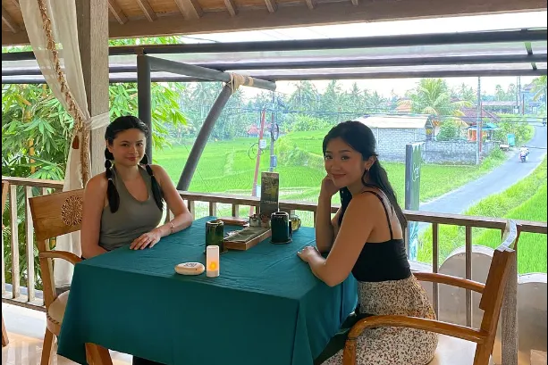 餐廳在頂樓，一覽田園風光