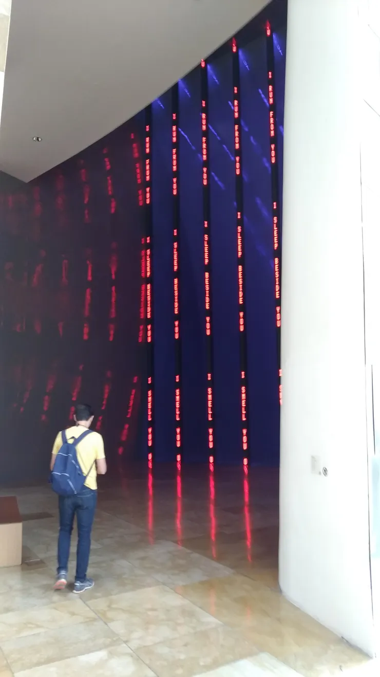 一樓的展區就數這件最吸晴