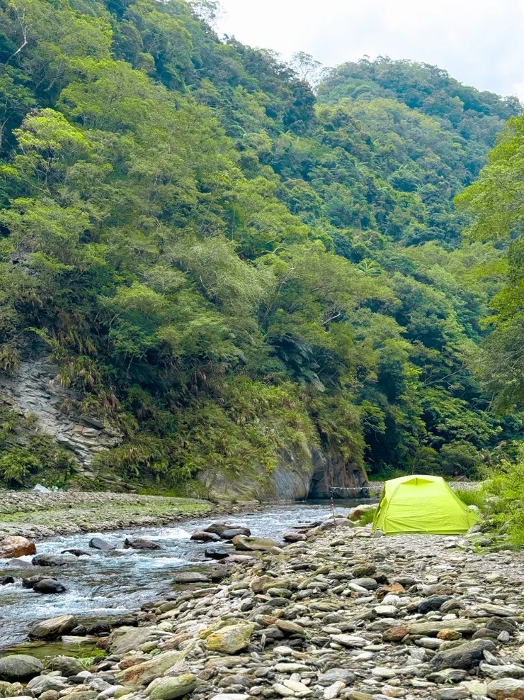 喜歡和大家的帳保持距離…..但好像搭的有些遠…….😝