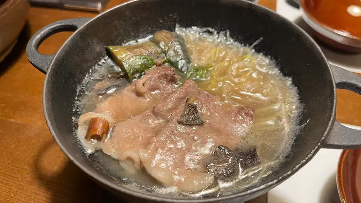 這道是直接在眼前加熱的菜。