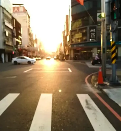 筆視萬物（- _ -*）,,