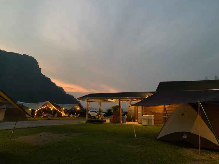 夕陽西下，點燈囉！