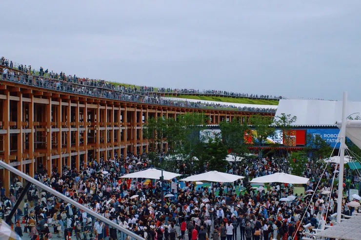 當天有超過150000人入場