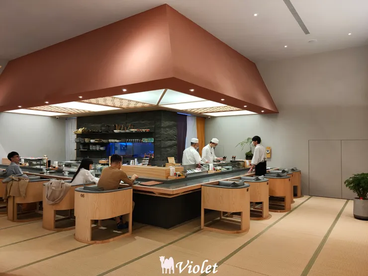 九井自慢料理吧台區