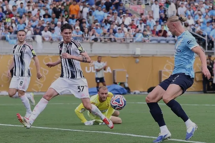 夏蘭特射入空門助曼城領先3:1