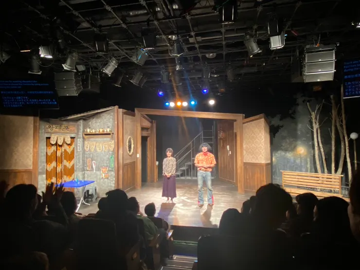 謝幕照～有開廣角。實際上是近到不行，表情細節一個個都看的非常清楚的距離！（第6排）