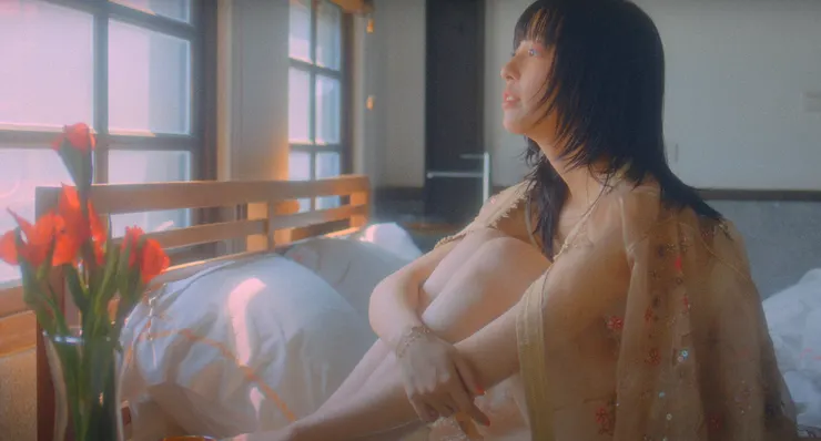 王渝萱在MV中飾演名叫 カンナ(卡娜) 的女生  (MV畫面)