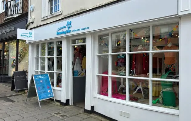 圖片來源: https://www.shootingstar.org.uk/how-you-can-help/shop/shop-locations/