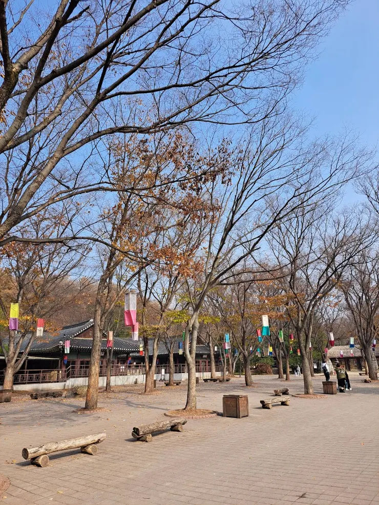 韓國民俗村人口廣場