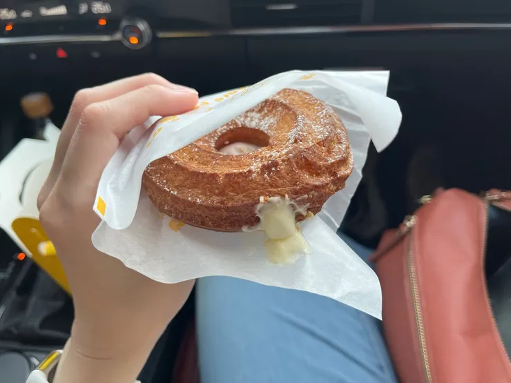 甜甜圈泡芙⋯⋯吐了😂😂😂。