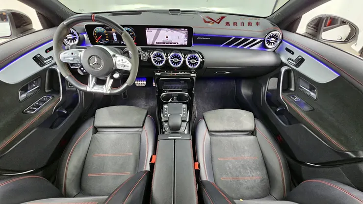 韓規CLA45S外匯車內裝