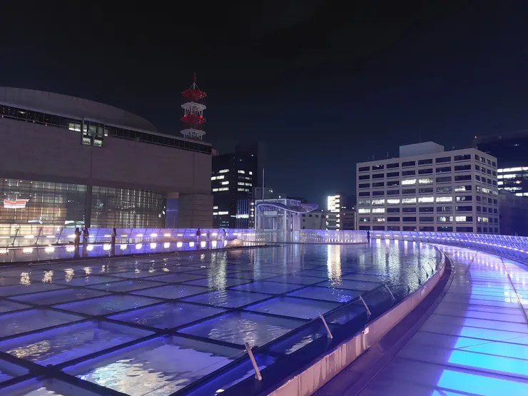 隨著燈光的變化，每一張照片拍出去都有不同感覺～