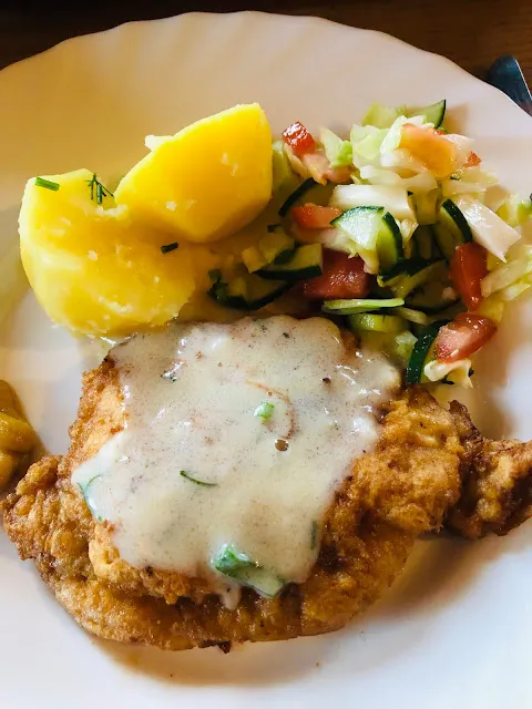 擺盤後的"維也納炸豬排"是不是看起來更美味?