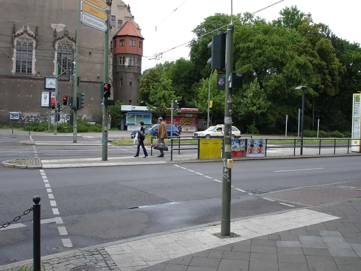 跨越軌道發生在路口