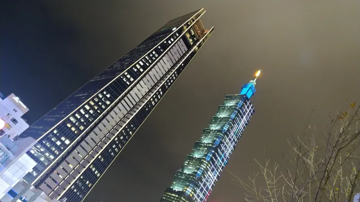 信義商圈是各大百貨公司兵家必爭之地