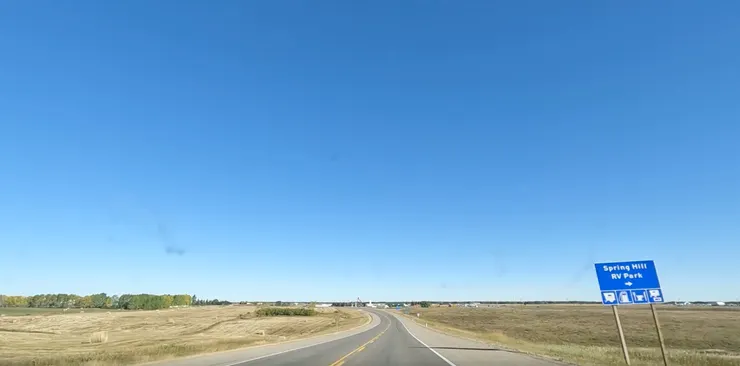 首先，加拿大大部分的公路長這樣