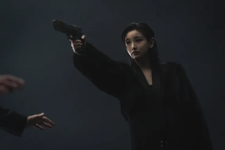 朴素丹飾演的是「死亡」對崔益材進行審判的神祕的存在。Photo from TVING
