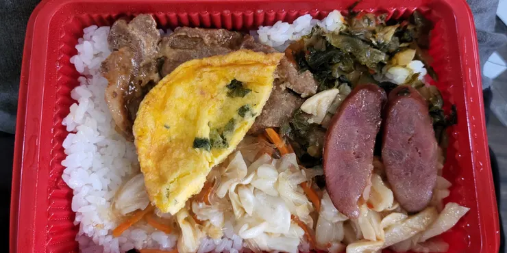 便宜但也多樣菜，整體來講不錯