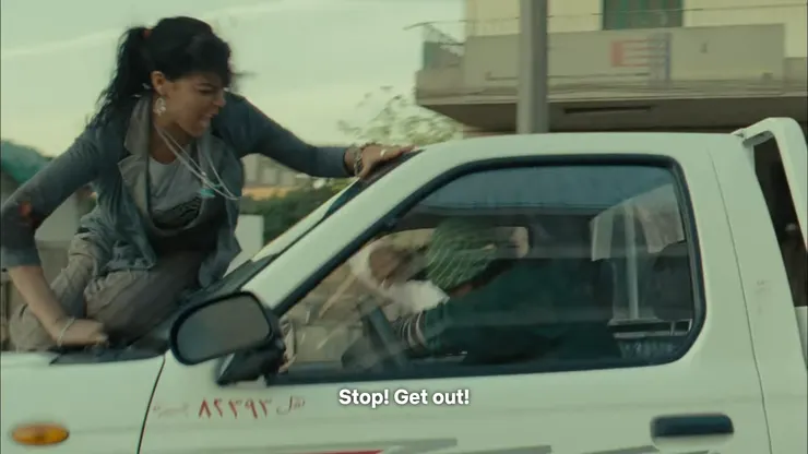 跳上引擎蓋、要揪出騷擾她的男性司機的Nelly