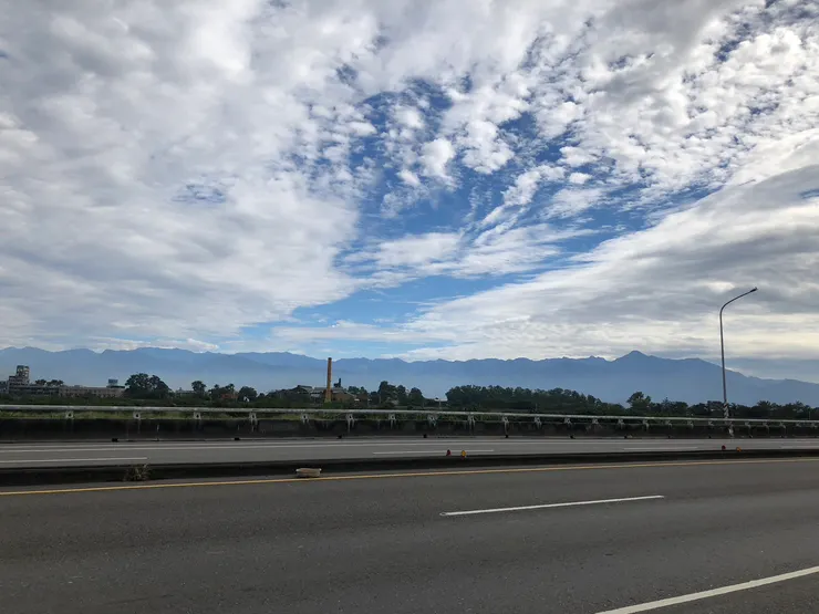 當時還沒下雨，很漂亮對吧！