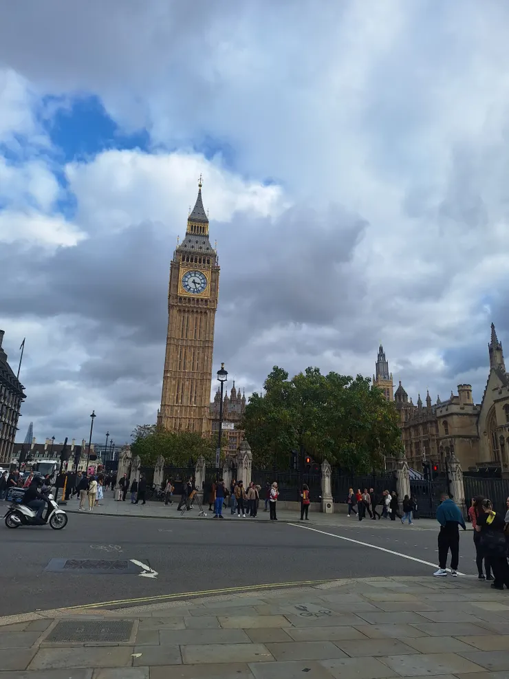 △拍出比薩斜塔的感覺了