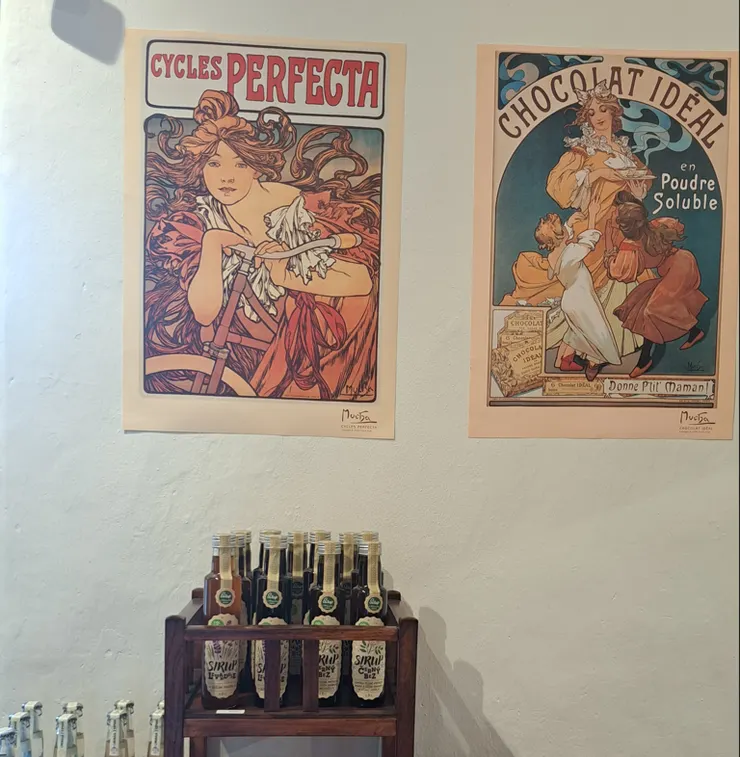 黃金巷 也藏有慕夏作品...來發掘沒看過的穆夏海報