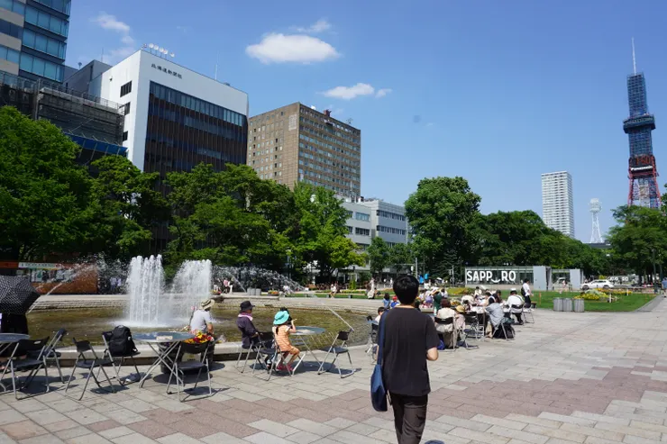 這麼熱大通公園還這麼多人