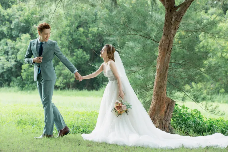 Hold me tight and not let go 