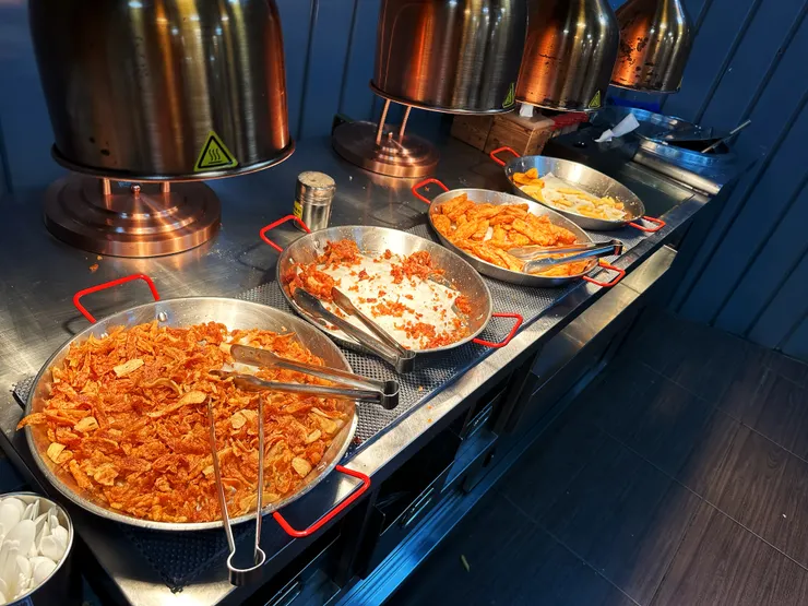 每次到自助吧夾菜都有空盤~就知道人客都愛這味