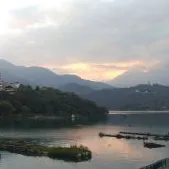 田甚是的老三的沙龍