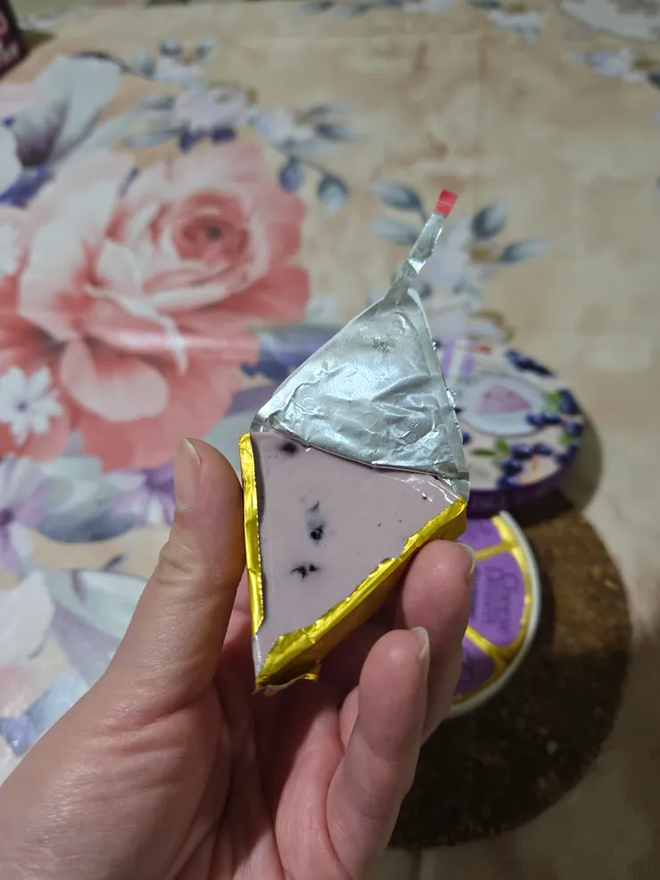 一個小角角非常容易撕開