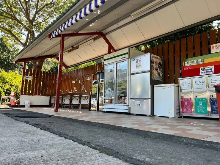 冰箱、垃圾桶、洗手台位置