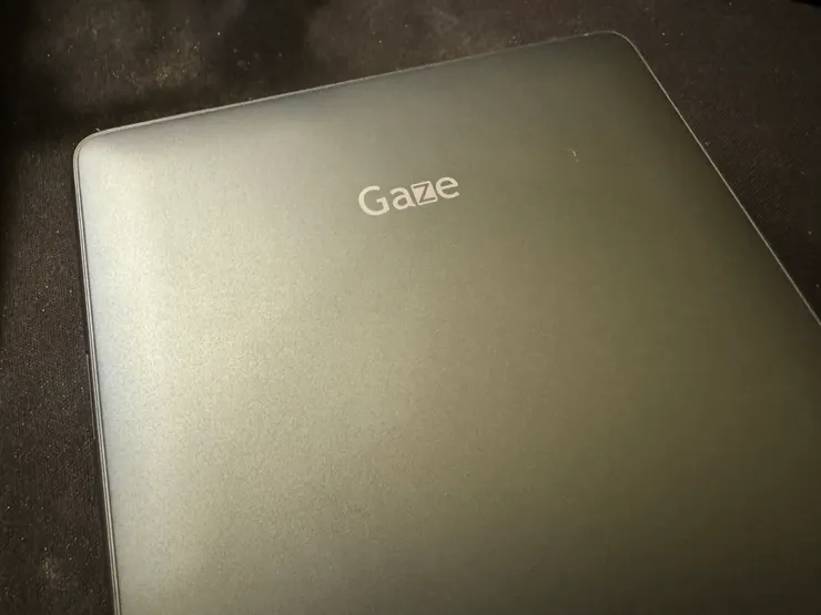 看似金屬，實則塑膠