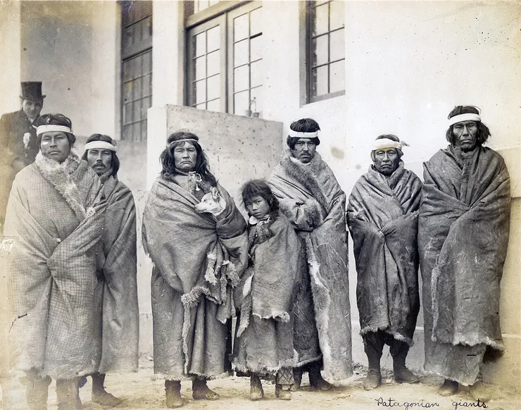 參加1904年聖路易世界博覽會的特威切人，由於身材高大而被戲稱為「巴塔哥尼亞巨人」。