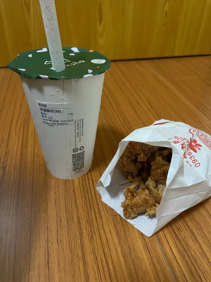 芋頭鮮奶點中杯算很克制了😂。