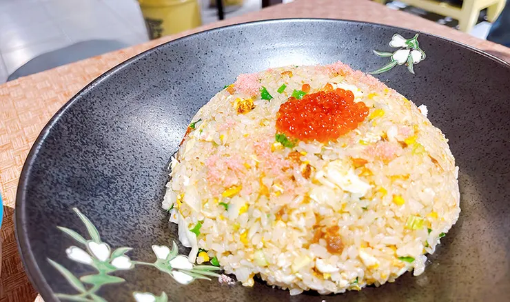 chungli-food-salmon-fried-rice-sung-takumi.jpg