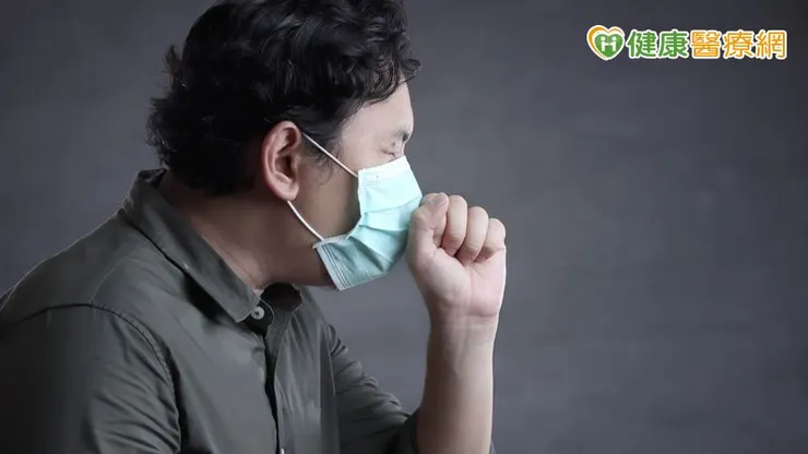 陳家弘醫師表示，生物製劑的好處在於，不只是單純控制發炎反應，部分臨床經驗中，病患的肺功能指標有所改善。