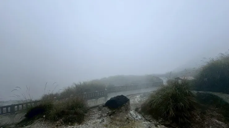 當天天氣不是很好，全部霧茫茫的一片。